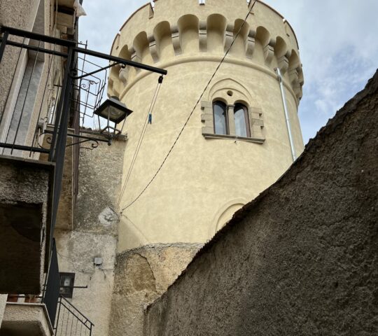 Palazzo baronale di Giura